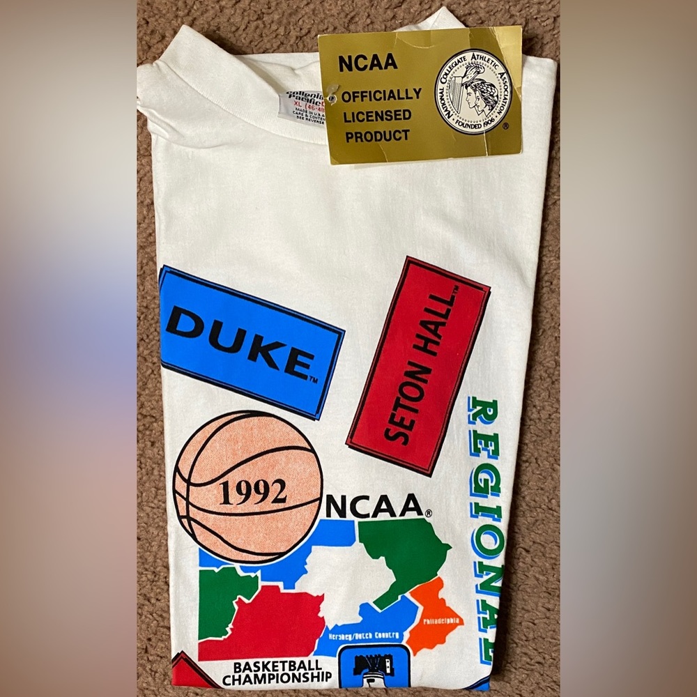 Vintage NCAA t-shirt